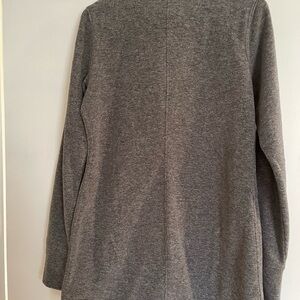 Women’s Duluth trading tunic. Fleece, front pockets.